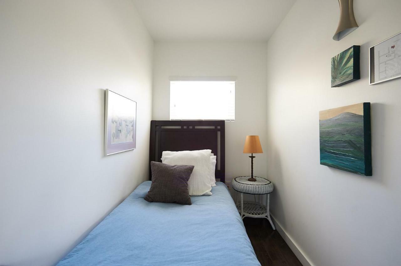 Clean Cosy Flat, Steps From The Beach Fort Lauderdale Exterior photo