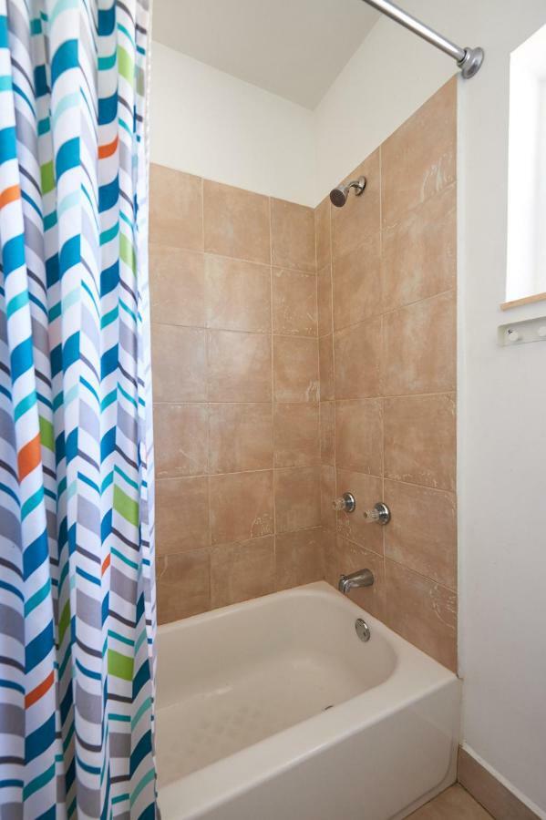 Clean Cosy Flat, Steps From The Beach Fort Lauderdale Exterior photo